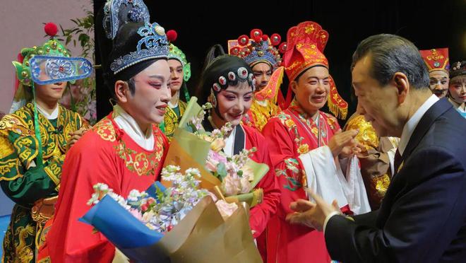 在新时代经济特区建设中书写中国式现代化汕头答卷澳门新葡京app市委书记温湛滨发表署名文章:(图9) 在新时代经济特区建设中书写中国式现代化汕头答卷澳门新葡京app市委书记温湛滨发表署名文章:(图9)